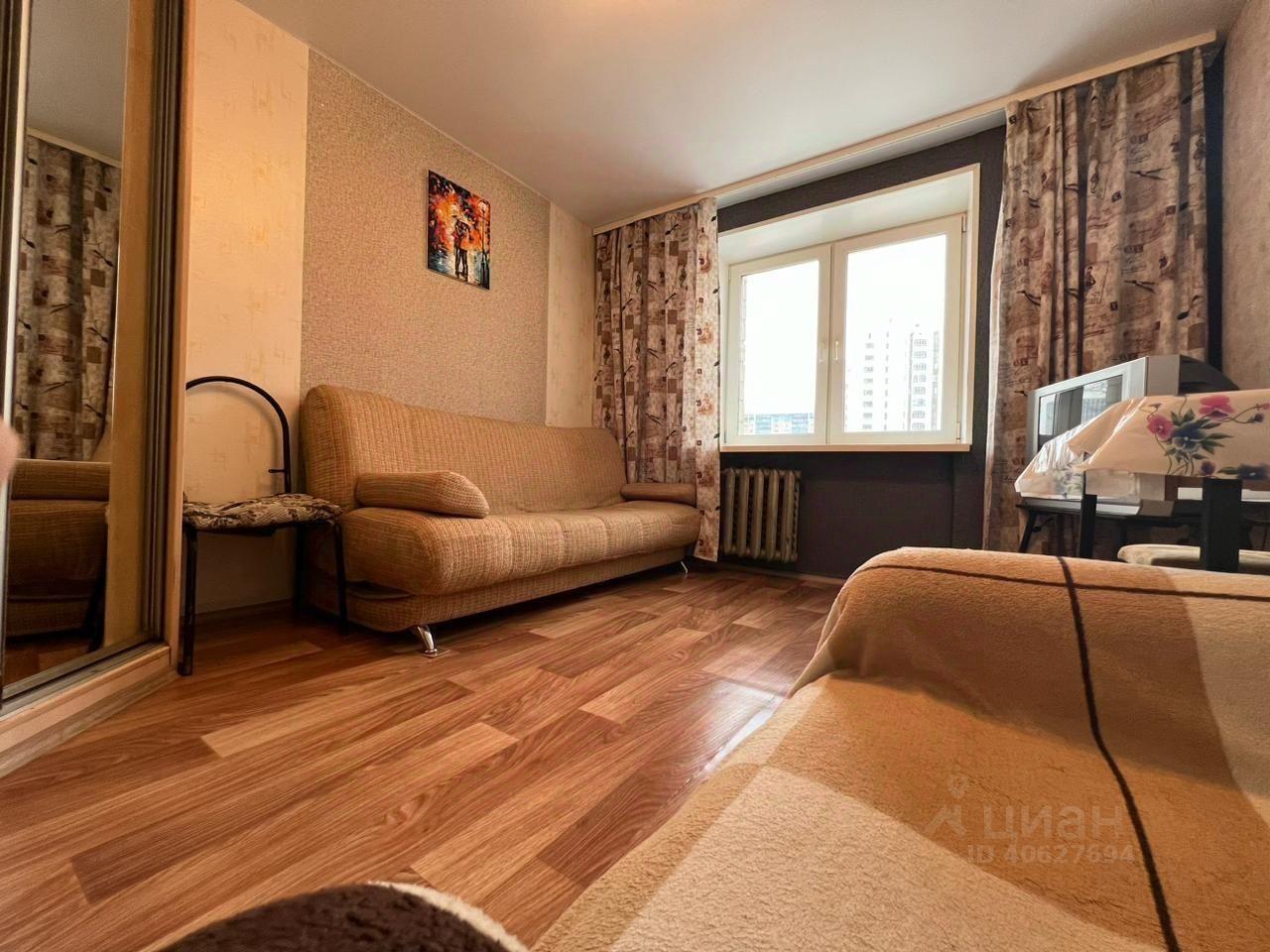 Ильича 37 екатеринбург. Снять комнату екб. 5 комнат екатеринбург. Прага квартира с наклонными окнами. 5 комнат екатеринбург.